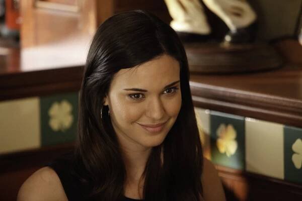 Breaking In - Season 2 - The Contra Club - Z filmu - Odette Annable