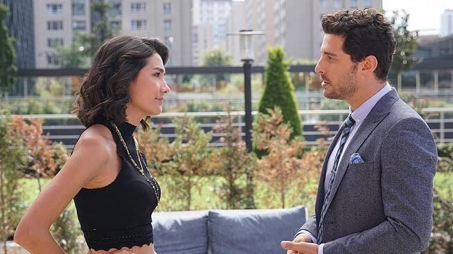 Aybüke Pusat, Ali Yağcı - Na každém kroku - Aşka Kapıldım - Z filmu