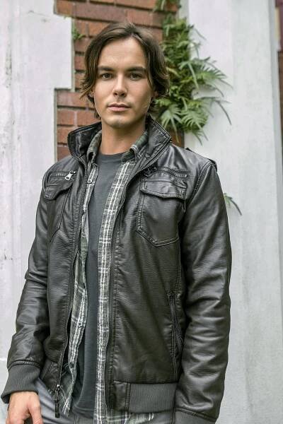 Ravenswood - Promo - Tyler Blackburn