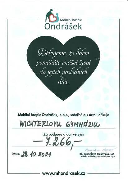 Papučový den přinesl přes 7 000 Kč pro Mobilní hospic Ondrášek | Wichterlovo gymnázium
