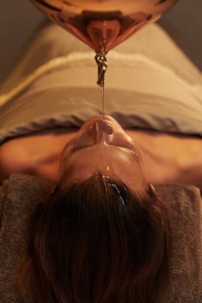 08_SHIRODHARA_SCALP_MASSAGE_OIL_874.jpg