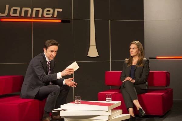 Die Stadt und die Macht - Z filmu - Arnd Klawitter, Anna Loos