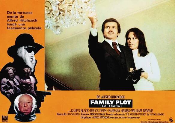 FAMILY PLOT, (aka LA TRAMA), left top to bottom: Karen Black, Bruce Dern, Barbara Harris, Alfred Hitchcock, center from left: William Devane, Karen Black, 1976