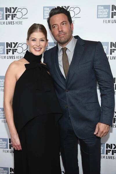 Ben Affleck and Rosamund Pike at an event for Zmizelá (2014)