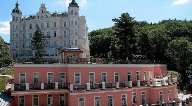 HOTEL GEORGY HOUSE - Prices & Specialty Hotel Reviews (Karlovy Vary, Czech Republic)
