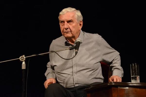 Na kus řečí s Miroslavem Donutilem. Divadlo v Červeném Kostelci burácelo smíchy