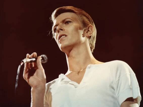 Tohle možná nevíte: David Bowie uvažoval o kariéře mnicha - VIPshow