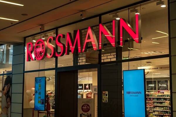Rossmann se zbláznil: Kosmetika za pouhých 65 korun, zákazníci stojí fronty - Techsvět