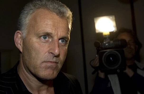 V Nizozemsku zemřel investigativní novinář Peter de Vries, podlehl střelným zraněním z minulého týdne