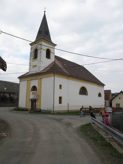 Slavíkovice (Černíkov), kostel sv. Josefa II.jpg