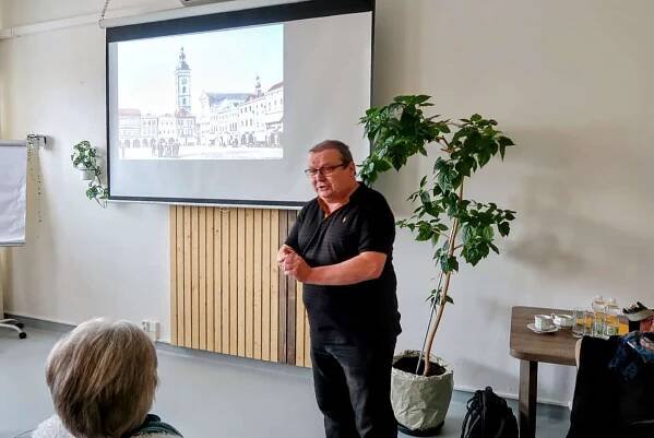 Beseda s fotografem Milanem Binderem v DpS Hvízdal - ADRA České Budějovice