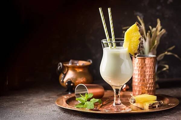 zmrazený koktejl pina colada - piňa colada - stock snímky, obrázky a fotky