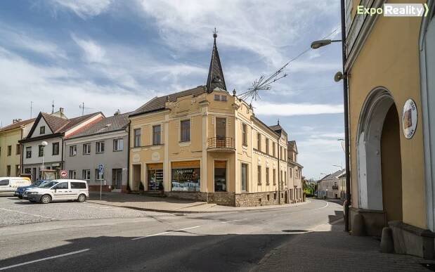 Ubytovací zařízení, náměstí Míru, Fryšták, 782 m²