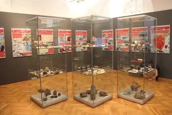 Jak na Moravě bouchaly sopky a kudy tekla láva? Ukazuje nová výstava v Olomouci