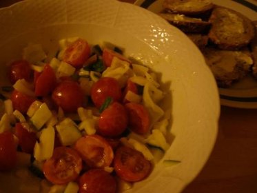 Zeleninový salát s Dijonskou zálivkou - veganodaktyl - veganské recepty