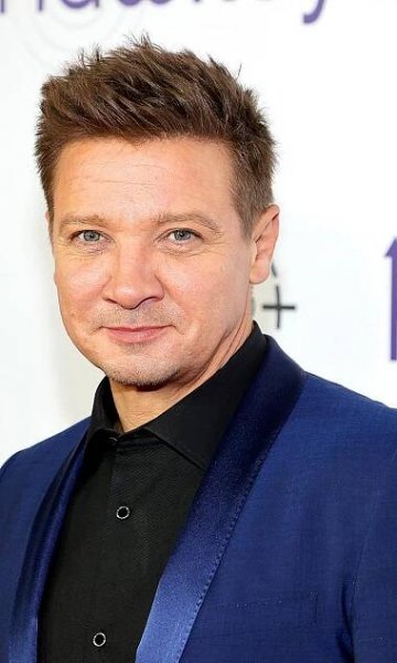 Celeb Bio Pics 300 Jeremy Renner