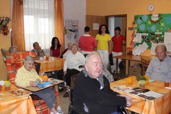 Vánoční atmosféru měla setkání klientů domovů pro seniory se zástupci města