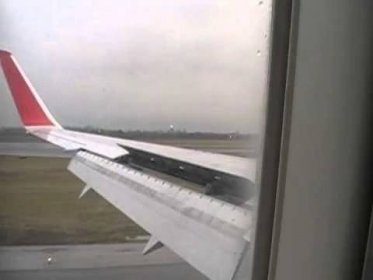 Austrian Airlines Boeing 767-300 Winglets Approach and Landing in Vienna