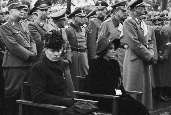 Lina Heydrichová: Po atentátu na manžela pohřbila i syna, na zámku v Břežanech jí otročili Židé z Terezína