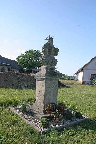 Sousoší Nejsvětější Trojice (Holín)