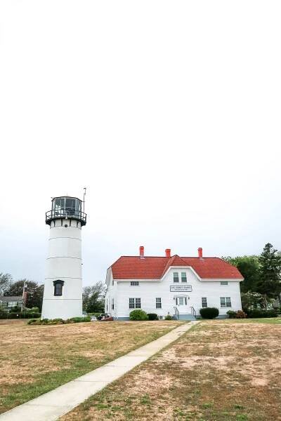 Planning a trip to Cape Cod with kids? Here's 8 fun things to add to your itinerary for the perfect Cape Cod vacation with kids. #capecod #massachussetts #usa #familytravel // Family Travel Destinations | Cape Cod Itinerary | Cape Cod Things to Do | Best Beaches | Where to Stay in Cape Cod | Best Cities to Visit | Where to Eat | Kid-Friendly Activities | Family Hotels | Provincetown Day Trip | Nantucket vs. Martha's Vineyard | Family Hotels | Boston Day Trip | New England Cities