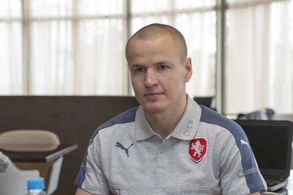 FOTO: Adam Hloušek je v duhové pasti.