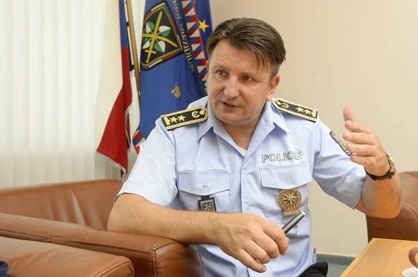 Policejní šéf Tuhý: Vítej v klubu, napsal mi po sebrání řidičáku můj předchůdce