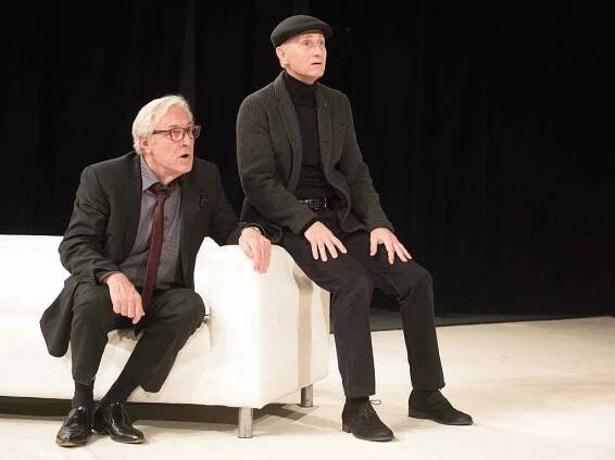 Herci Josef Carda a Karel Heřmánek na prknech Divadla Bez zábradlí v Praze ve hře Art. 