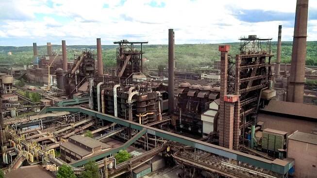 3 miliardy za zkrachovalou huť. Liberty Ostrava kupuje bývalý ministr vnitra