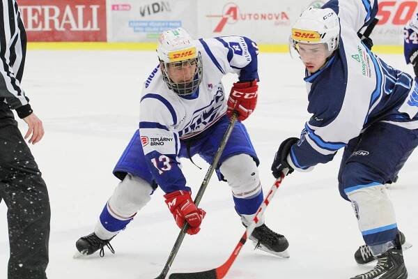 HC Kometa Brno » Reportáž ze zápasu: Kometa - Plzeň 3:1 » Juniorka díky dvěma rychlým trefám ve třetí třetině porazila Plzeň