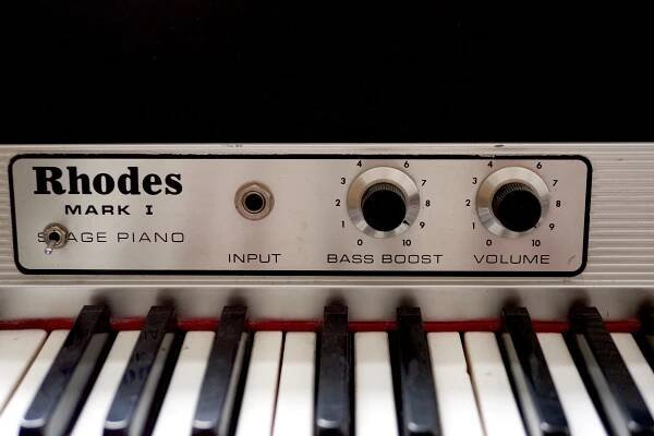 Vintage-Keyboard: Fender Rhodes E-Piano, Mark 1, 2, 3 bis 8 - AMAZONA.de
