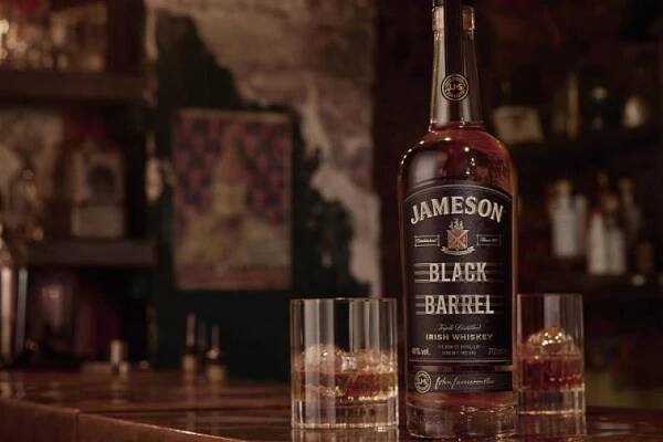 Jameson Black Barrel 0,7 l - rychlé odeslání | bestdrink.cz