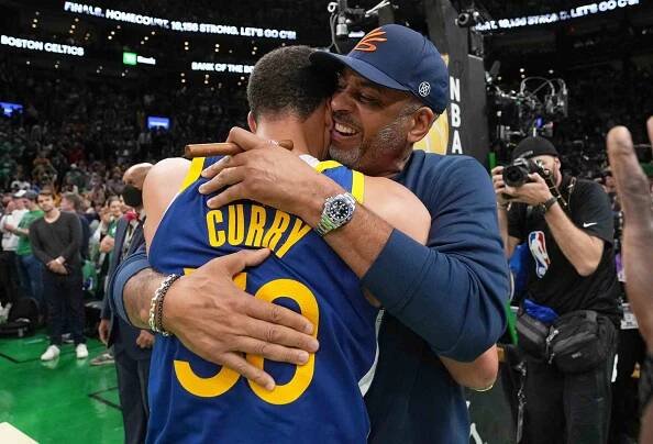 Stephen Curry #30 of the Golden State Warriors