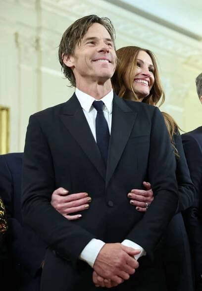 Julia Roberts and Danny Moder at the White House in 2022