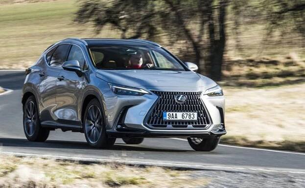 TEST Lexus NX 350h 4x4 E-Four Luxury Top – Posun ve všech směrech