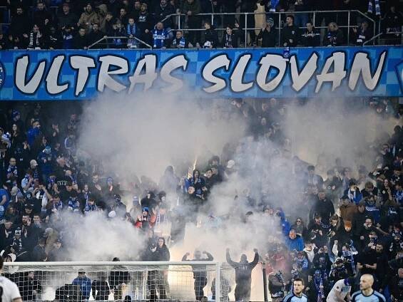 Na snímke fanúšikovia ŠK Slovan Bratislava