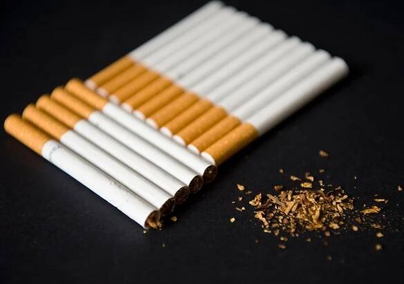 Cigarety, kouření, tabák (ilustrační foto) | iROZHLAS - spolehlivé zprávy