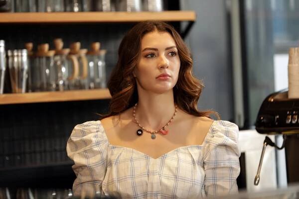 Láska, rozum, pomsta - Epizoda 2 - Z filmu - Burcu Özberk