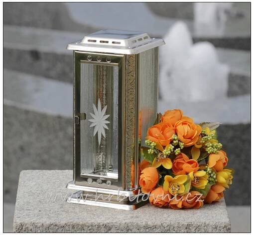 Hřbitovní lampa a váza na hrob s ornamentem
