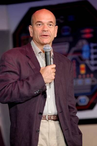 Robert Picardo, představitel role doktora