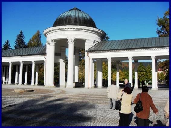 Mariánské Lázně 3: město a zpívající fontána