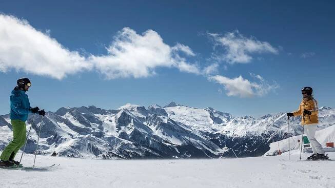 Winter vacation skiing tobogganing cross-country skiing snowboarding Eggalm Rastkogel Hintertux Glacier Ski Zillertal 3000