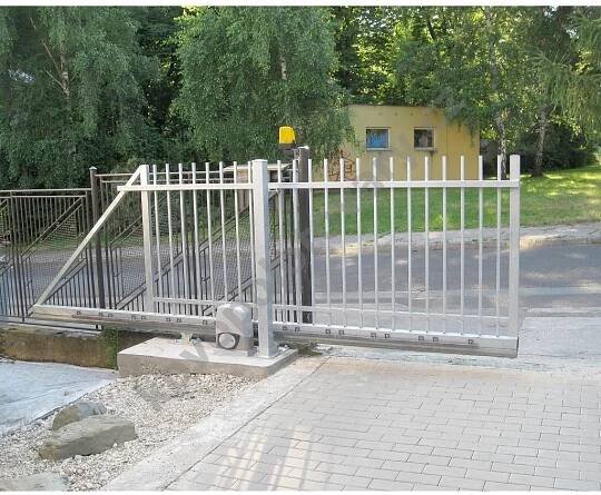 Pohon posuvné brány CAME BX-243 set K1 do 300 kg a max. šířky průjezdu 3,5 m | KovoPolotovary.cz 