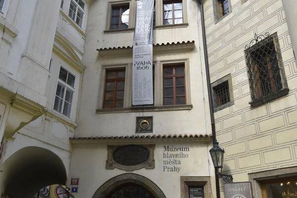 Dům U Zlatého prstenu - Muzeum města Prahy foto 1