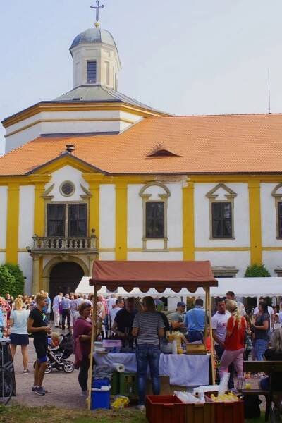Burčákové slavnosti Zámek Choltice 14.9.2020 - Oficiální stránky městyse Choltice