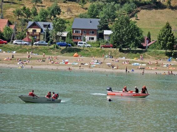 V Balatonu se utopil mladý muž, potápěč jej našel po čtyřech hodinách