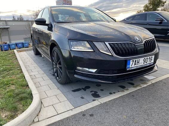 Bazar: prodej Škoda Octavia liftback 3 2.0 TDI 110 kW DSG L&K DPH automat, ojeté, nafta, rok 2018, barva černá metalíza