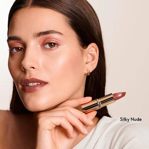 Rtěnka Giordani Gold Iconic Satin SPF 15
