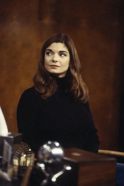 The actress as Maya Gallo during an episode of "Just Shoot Me!" which aired on November 17, 1999 | Source: Getty Images