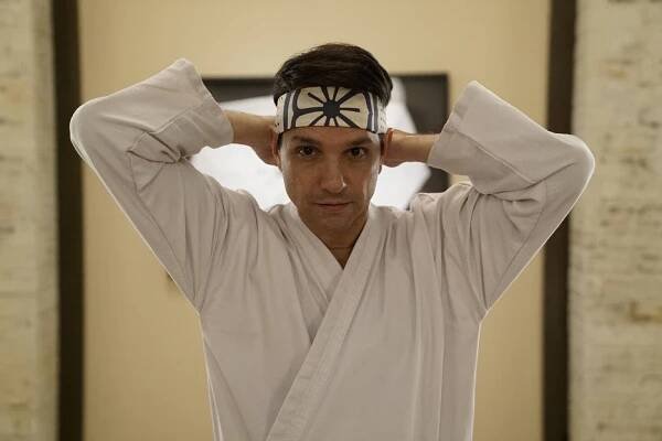 Cobra Kai - Protiváha (S01E05) (2018)